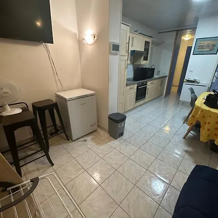 A La Semaine Ou Au Jour / Location Meuble 30m² Apartament *
